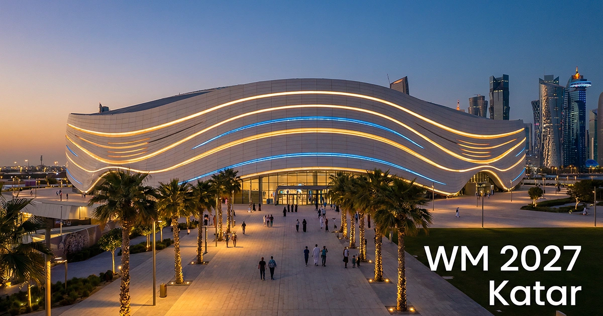 Basketball WM 2027 in Katar – moderne Arena in Doha bei Abendbeleuchtung mit Basketballfeld